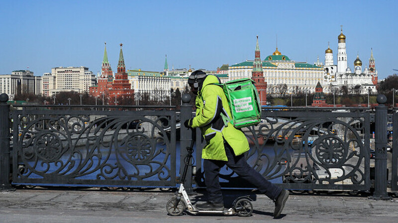 В России зарплаты курьеров превысили доходы IT-специалистов