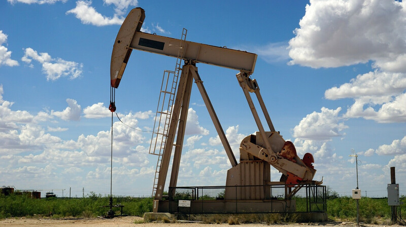 Восемь стран ОПЕК+, включая Казахстан, продлили добровольное сокращение добычи нефти