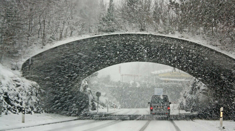 Штормовое предупреждение объявлено на большей части Казахстана