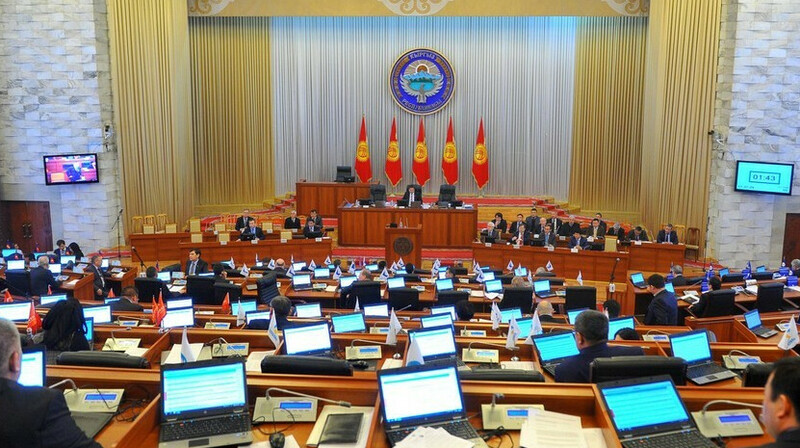 В Кыргызстане приняли закон о штрафах за клевету и оскорбления в интернете