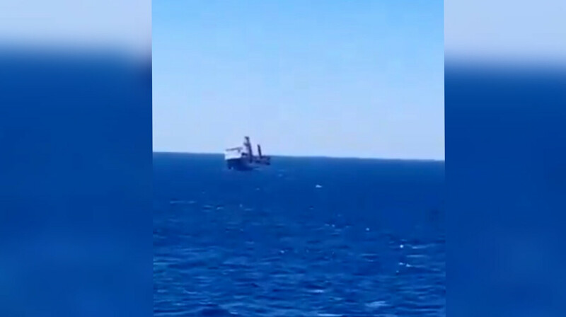 Три взрыва и крен: кто атаковал российский сухогруз в Средиземном море?