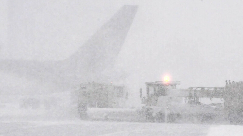 Перенос рейсов и погодный хаос: что происходит в аэропорту Алматы?