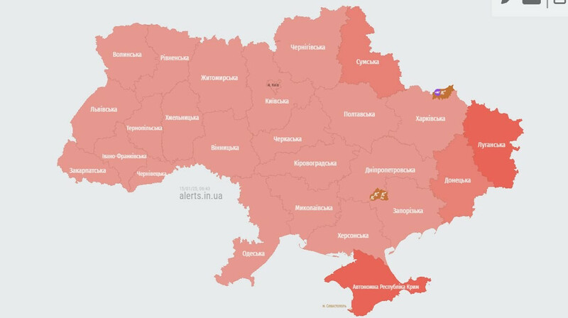 «Калибр», «Кинжал» и баллистика: Россия запустила ракеты по Украине