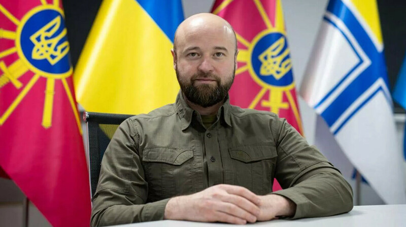 Замминистра уволен, руководитель агентства на выход: что происходит в оборонке Украины?