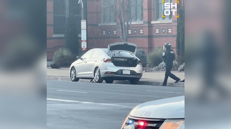 Мужчина с ножом и коктейлем Молотова задержан у Капитолия в Вашингтоне