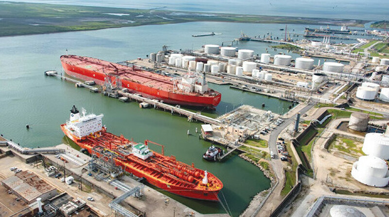 В России приостановлена работа одного из крупнейших нефтяных портов после атаки дронов