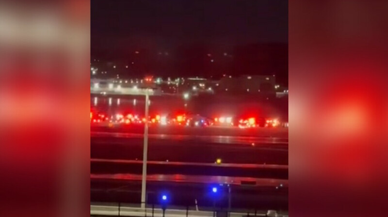 В реке Потомак обнаружены тела 18 погибших после крушения самолета