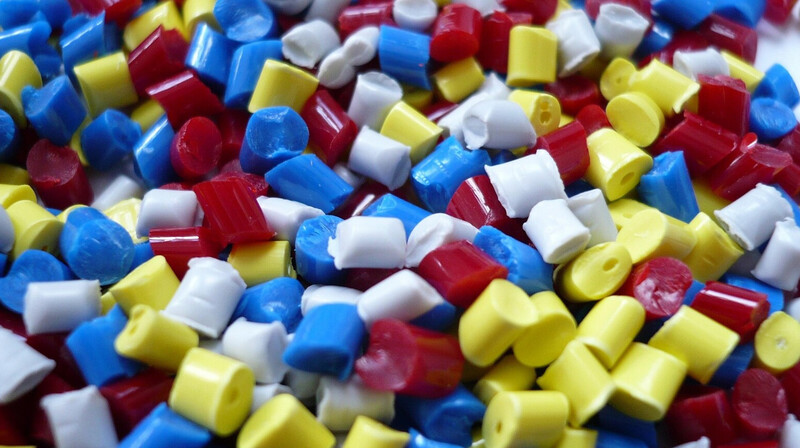 Ученые бьют тревогу: количество микропластика в человеческом мозге стремительно растет