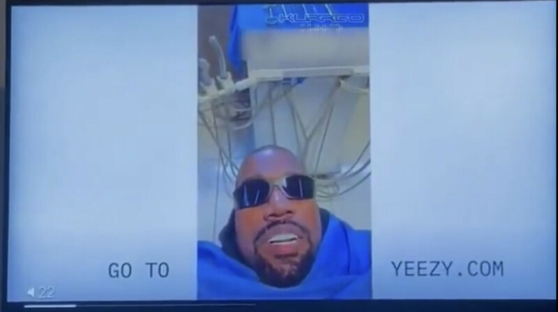 Канье Уэст начал продавать футболки со свастикой