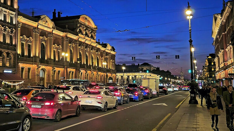 В Петербурге студентов арестовали за выкрикивание «украинского приветствия»