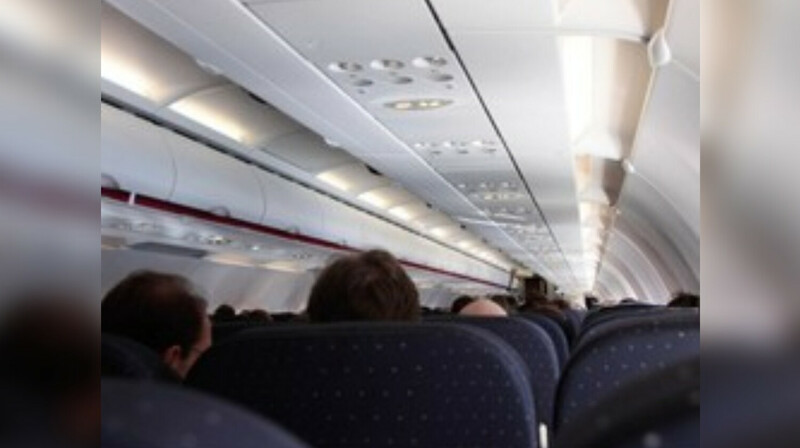 В Астане осудили пассажира, напавшего на стюардессу и угрожавшего взрывом