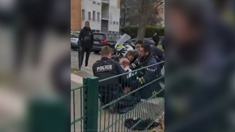 Во Франции произошел теракт: один погибший, двое полицейских ранены