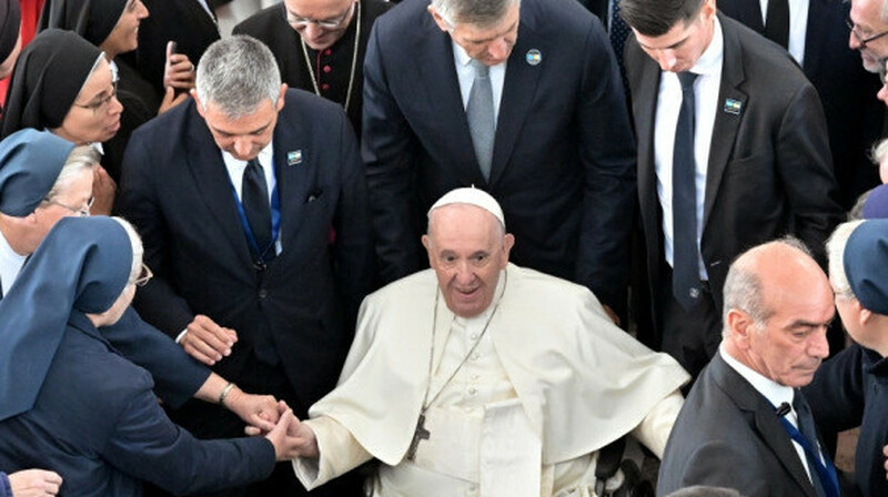 Состояние папы римского остается критическим – Ватикан