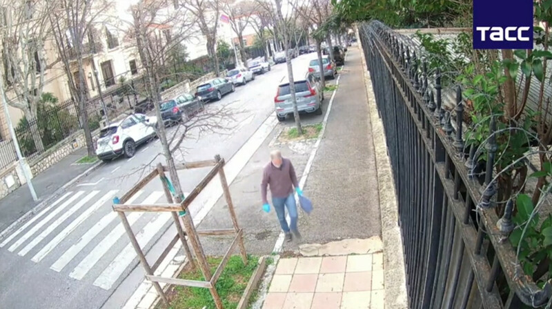 Двое ученых арестованы за нападение на российское консульство во Франции