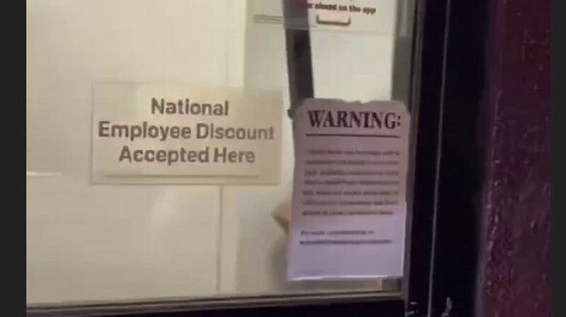 В США в McDonald’s появились таблички с предупреждением о риске рака из-за фастфуда