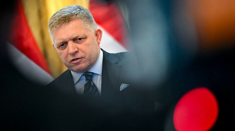 Роберт Фицо едет в Москву 9 мая — несмотря на слухи о болезни