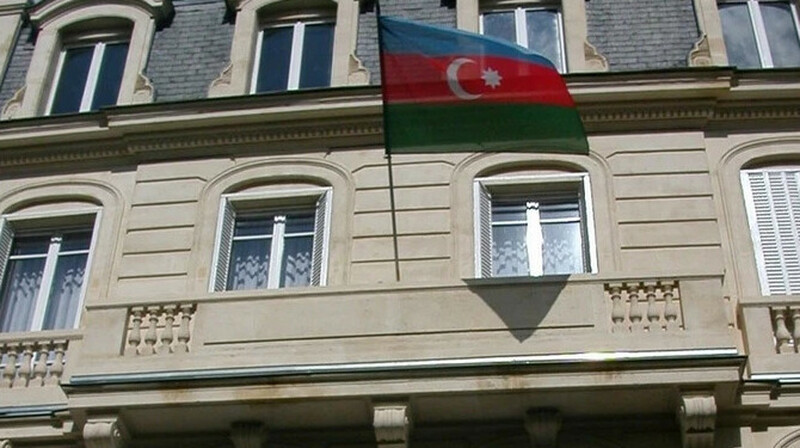 Азербайджан проигнорировали в Париже — что стоит за исключением?