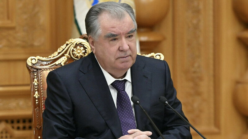 Эмомали Рахмон подписал закон об отмене уголовной ответственности за лайки в соцсетях