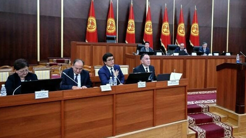 Депутат назвала закон о языке в Кыргызстане нарушением Конституции