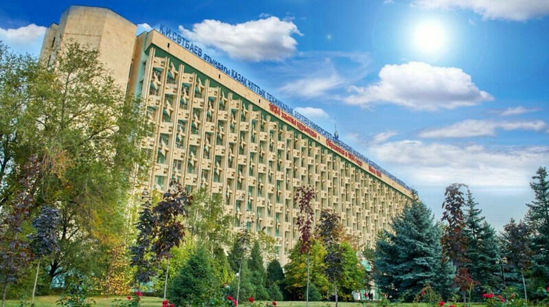 В Алматы суд обязал вернуть общежитие Satbayev University