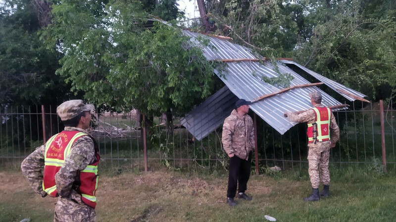 Ураган на Иссык-Куле разрушил почти 180 домов