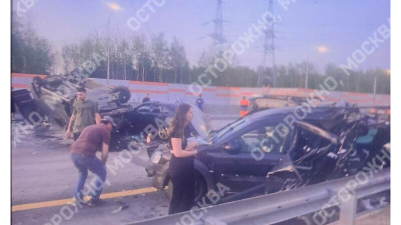 В Подмосковье перевернулся микроавтобус, есть погибшие