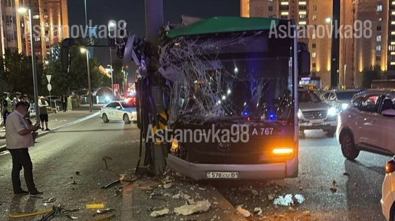 Девочке, лишившейся ног в ДТП с автобусом, выплатят 19,6 млн тенге