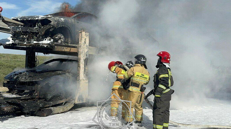 В Кызылординской области ликвидирован пожар на автовозе, перевозившего шесть авто