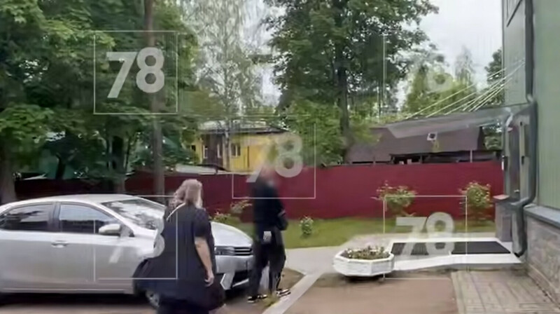 В Ленобласти 15-летняя школьница выбросила новорождённую дочь из окна в пакете