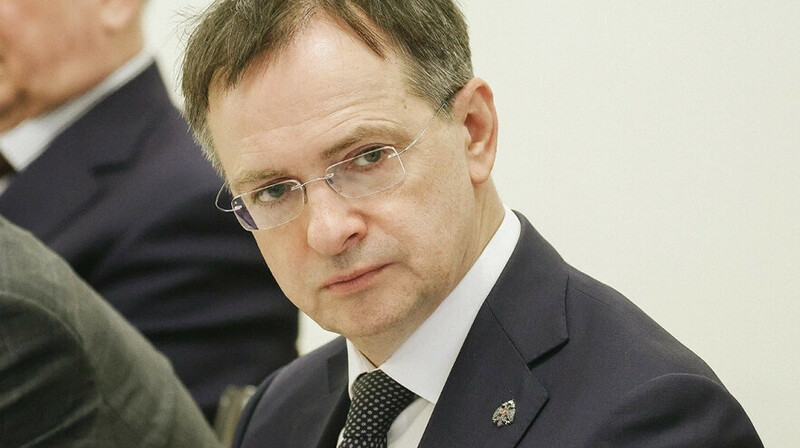 Украина отложила обмен военнопленными и телами погибших - Мединский