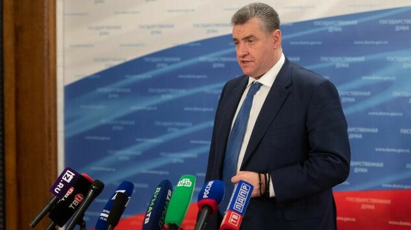 Мигрантов в России предложили ежегодно проверять на наркотики и болезни