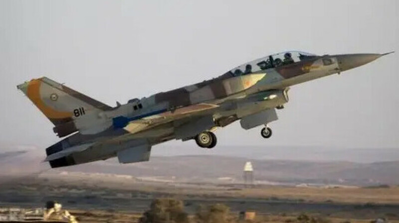 Израиль атаковал Минобороны Ирана и крупнейшее нефтехранилище Тегерана