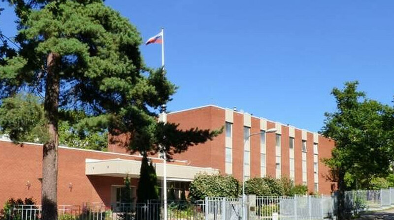 Беспилотник снова ударил по российскому представительству в Стокгольме