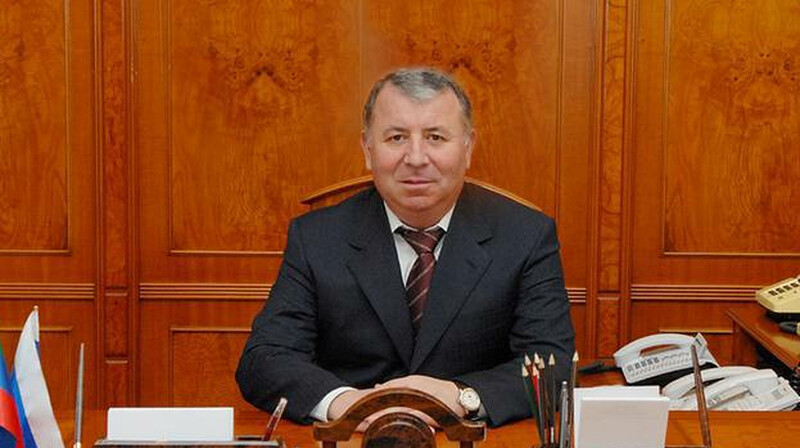 Силовики пришли к основателю "Анжи" и госсекретарю Дагестана