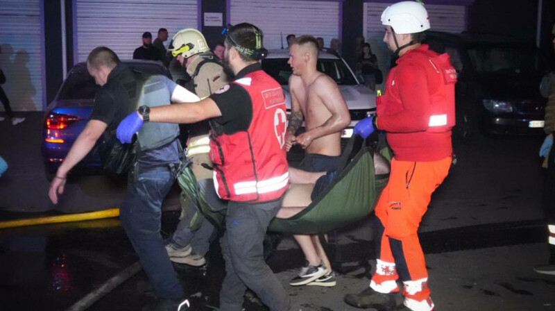 Двое погибли, четверо ранены при ночной атаке на жилой дом в Одессе