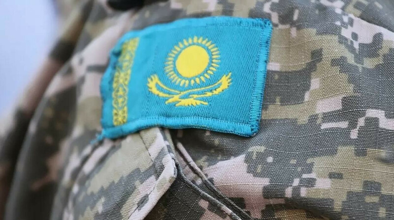 Срочникам в Казахстане запретят брать кредиты в банках и МФО