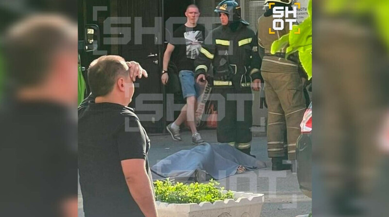 Один погиб, двое ранены при взрыве у торгового центра Рязани