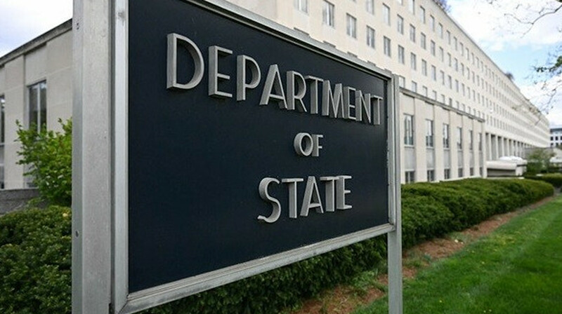 Госдеп США увольняет более 1300 сотрудников