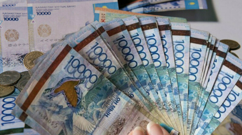 Главного специалиста акимата Сатпаева уволили за ставки на 16 млн