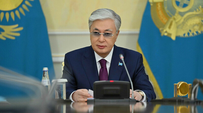 Токаев поручил ужесточить наказание за нападение на медработников