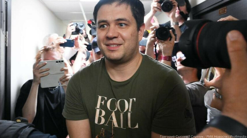Суд отправил главреда Baza под арест