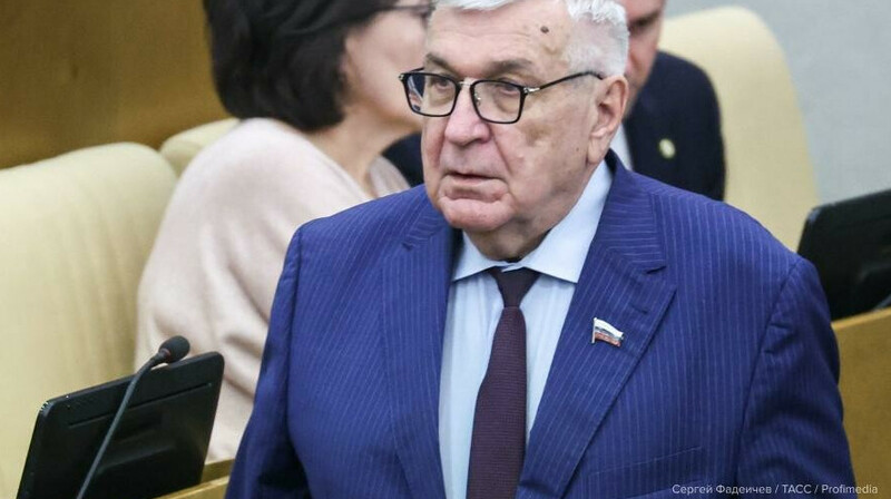 В России депутат Госдумы голосовал после смерти