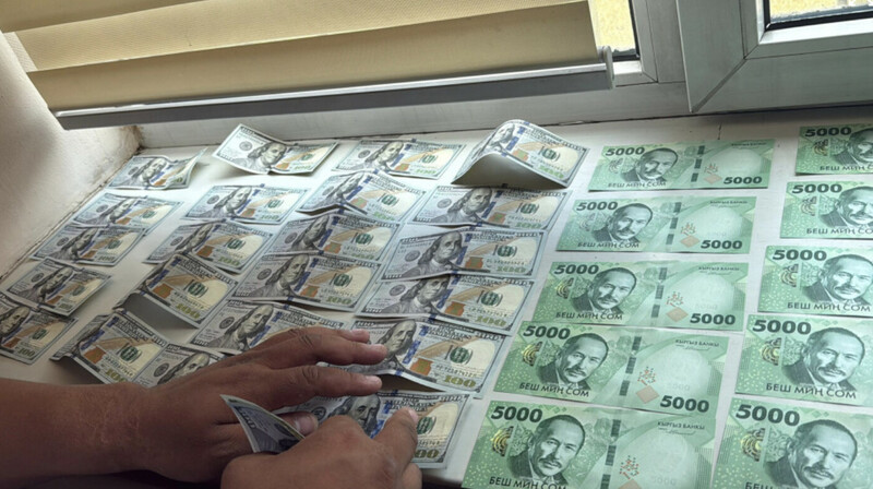 В мэрии Бишкека раскрыли коррупционную схему с вымогательством