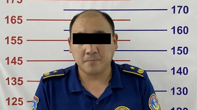 Начальника отдела МЧС задержали в Кыргызстане по подозрению в коррупции