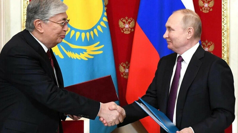 Путин позвонил Токаеву после переговоров с Уиткоффом