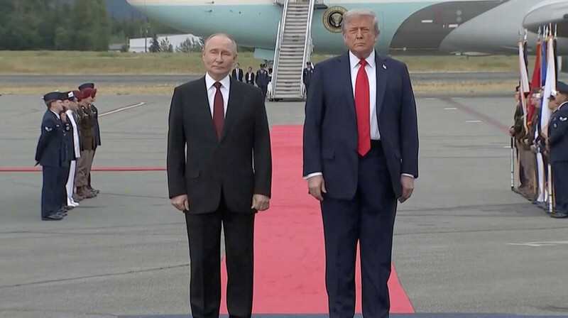 Путин и Трамп встретились на Аляске и поехали на переговоры в одной машине