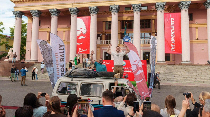 300 участников международного ралли Mongol Rally финишировали в Усть-Каменогорске