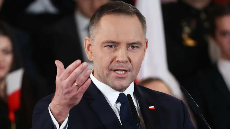 Президент Польши остановил соцвыплаты и бесплатное медобеспечение беженцам Украины