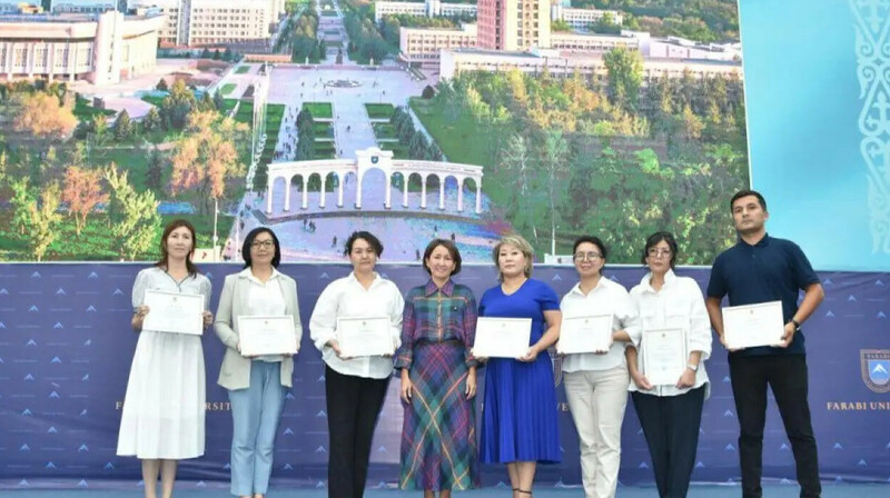 Молодые учёные в Алматы получили ключи от новых квартир