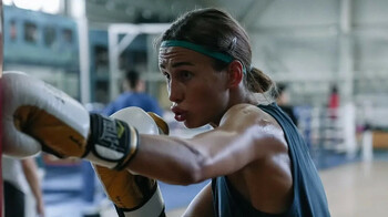 Казахстанка пробилась в четвертьфинал ЧМ-2025 по боксу